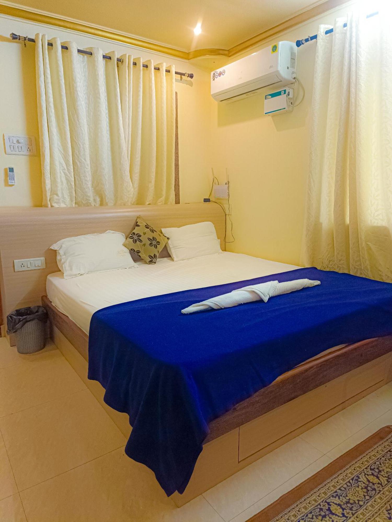Shradha Luxury Room กาลังกูติ ภายนอก รูปภาพ