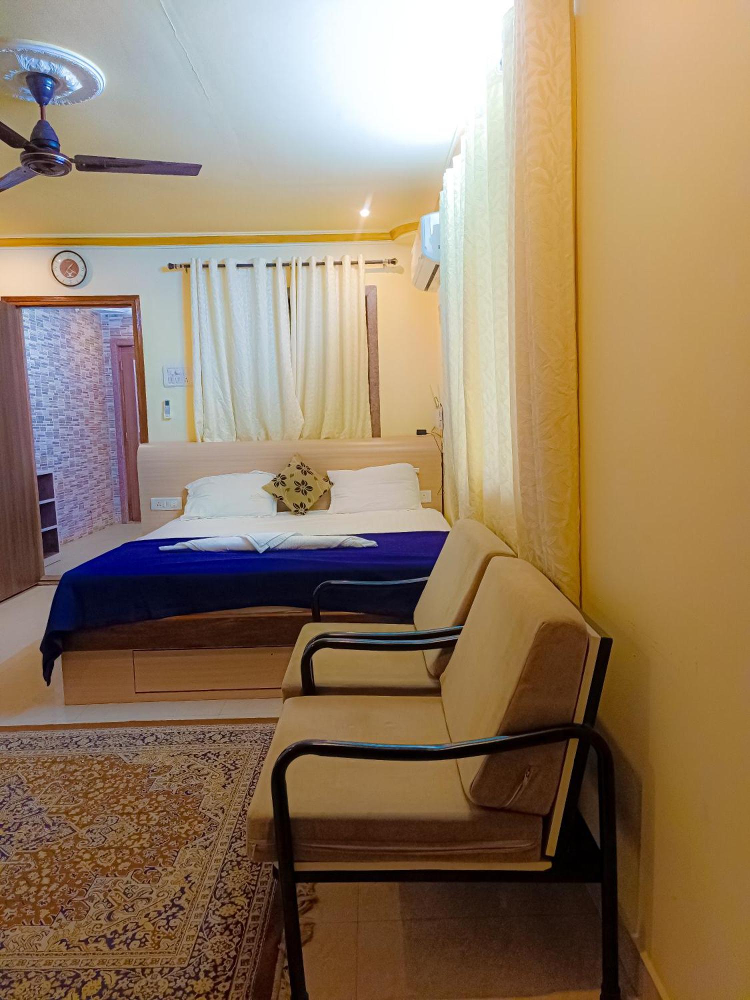 Shradha Luxury Room กาลังกูติ ภายนอก รูปภาพ