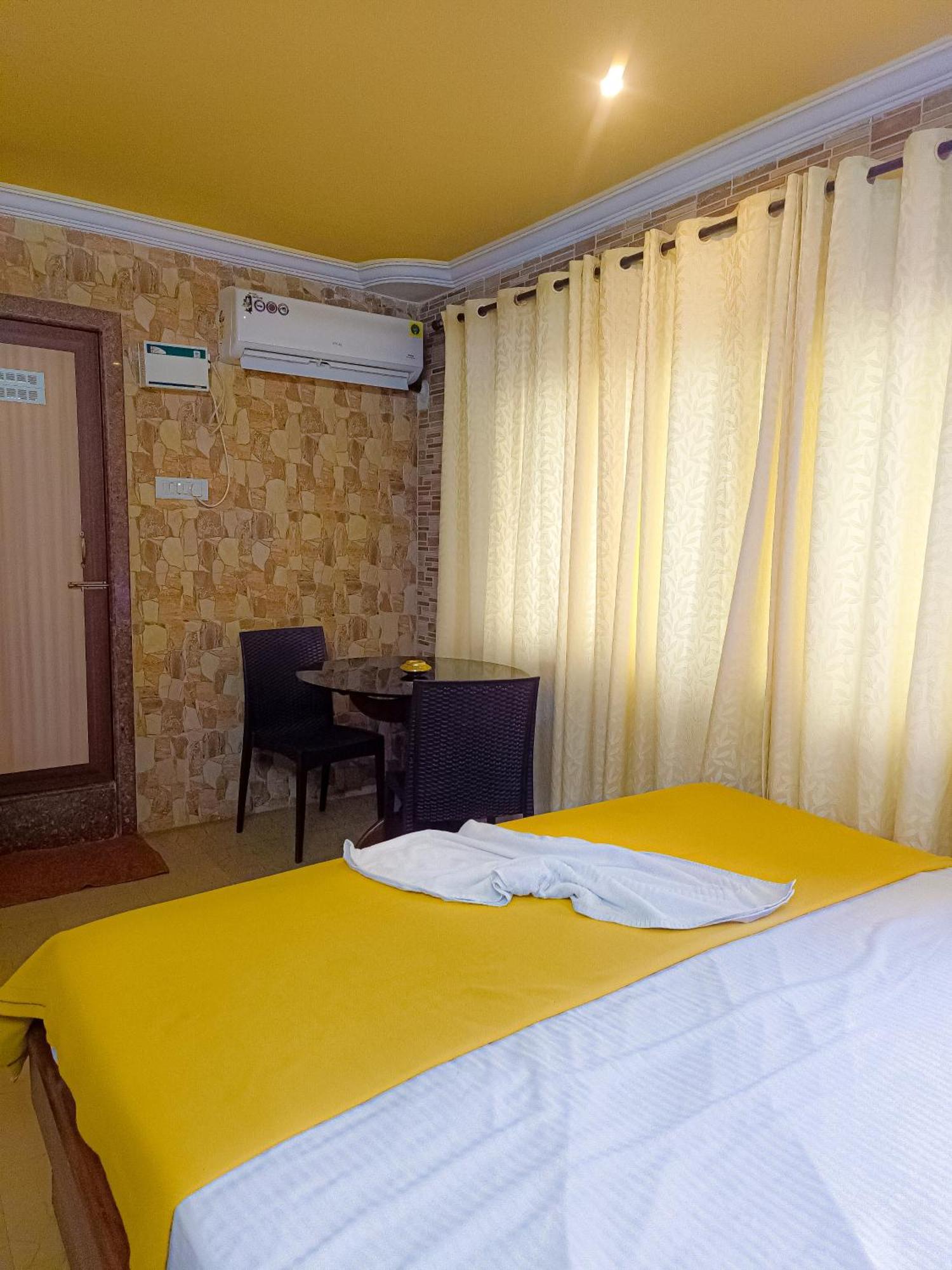 Shradha Luxury Room กาลังกูติ ภายนอก รูปภาพ