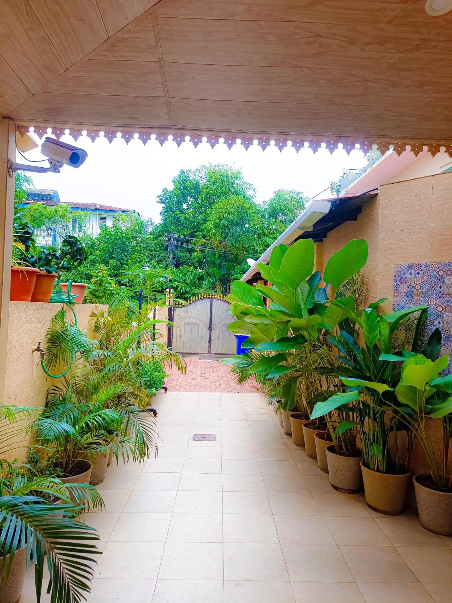 Shradha Luxury Room กาลังกูติ ภายนอก รูปภาพ