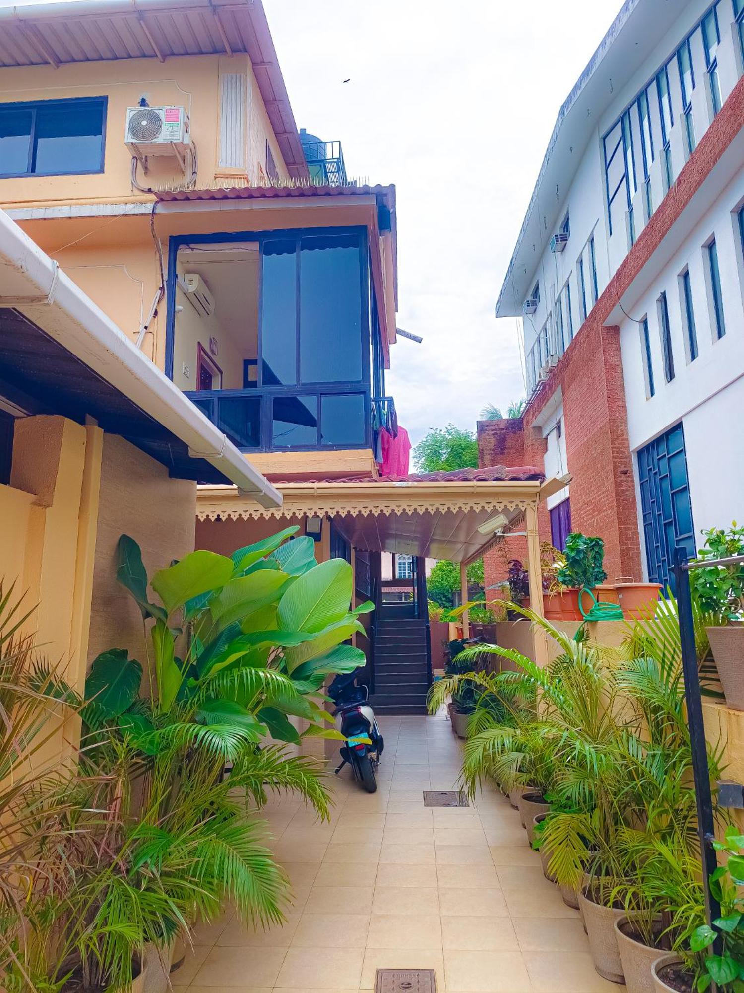 Shradha Luxury Room กาลังกูติ ภายนอก รูปภาพ