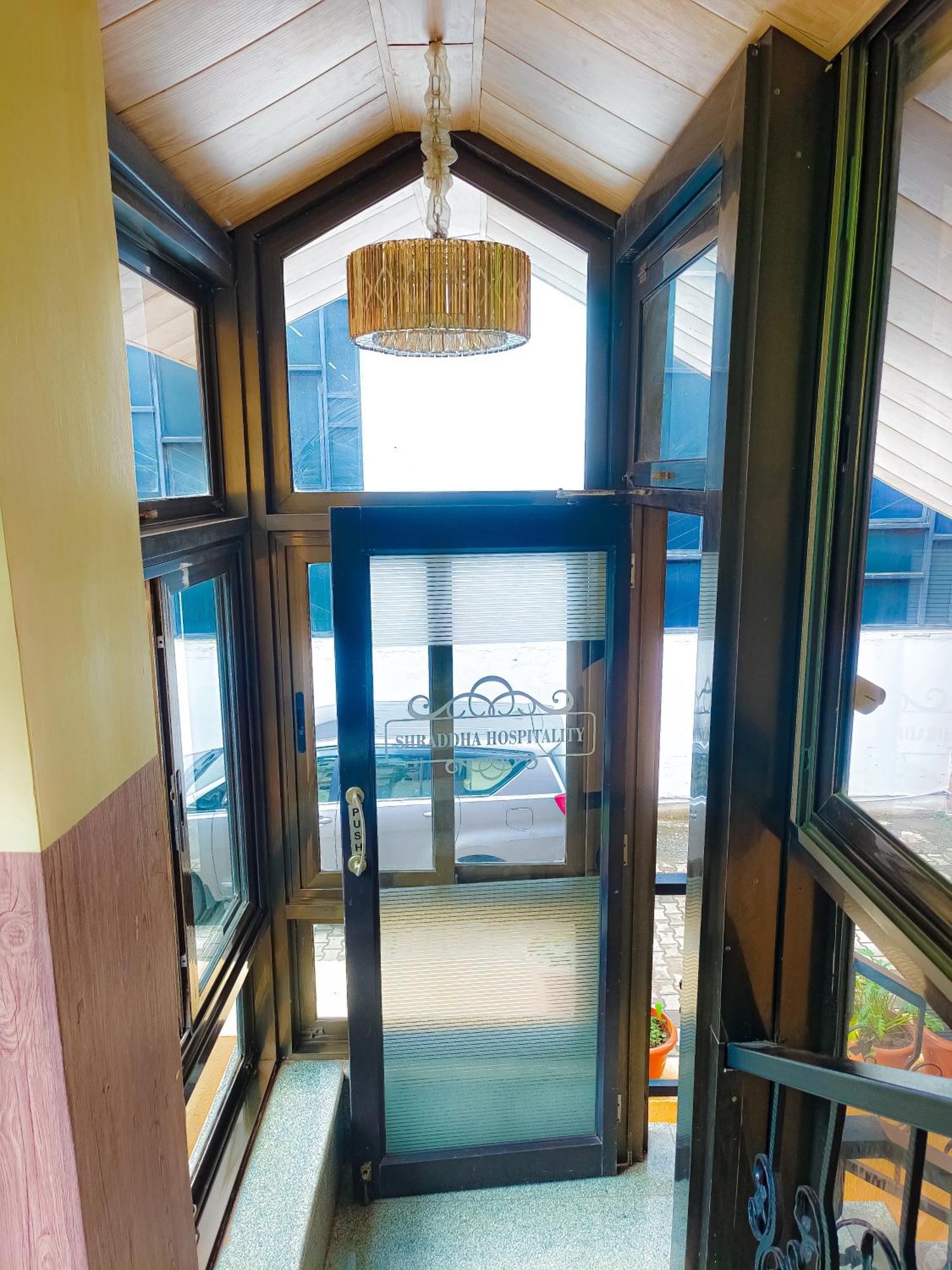 Shradha Luxury Room กาลังกูติ ภายนอก รูปภาพ
