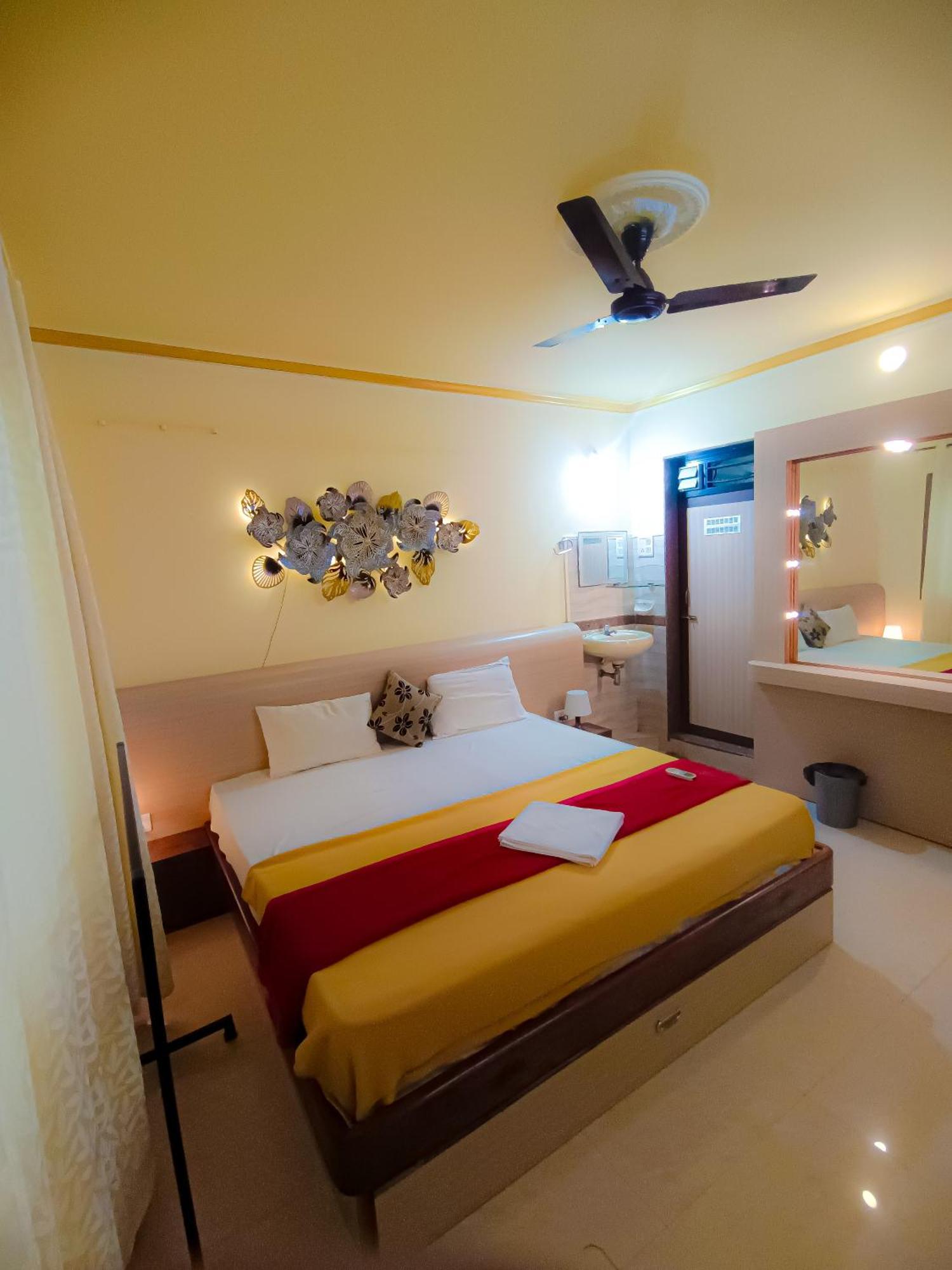 Shradha Luxury Room กาลังกูติ ภายนอก รูปภาพ