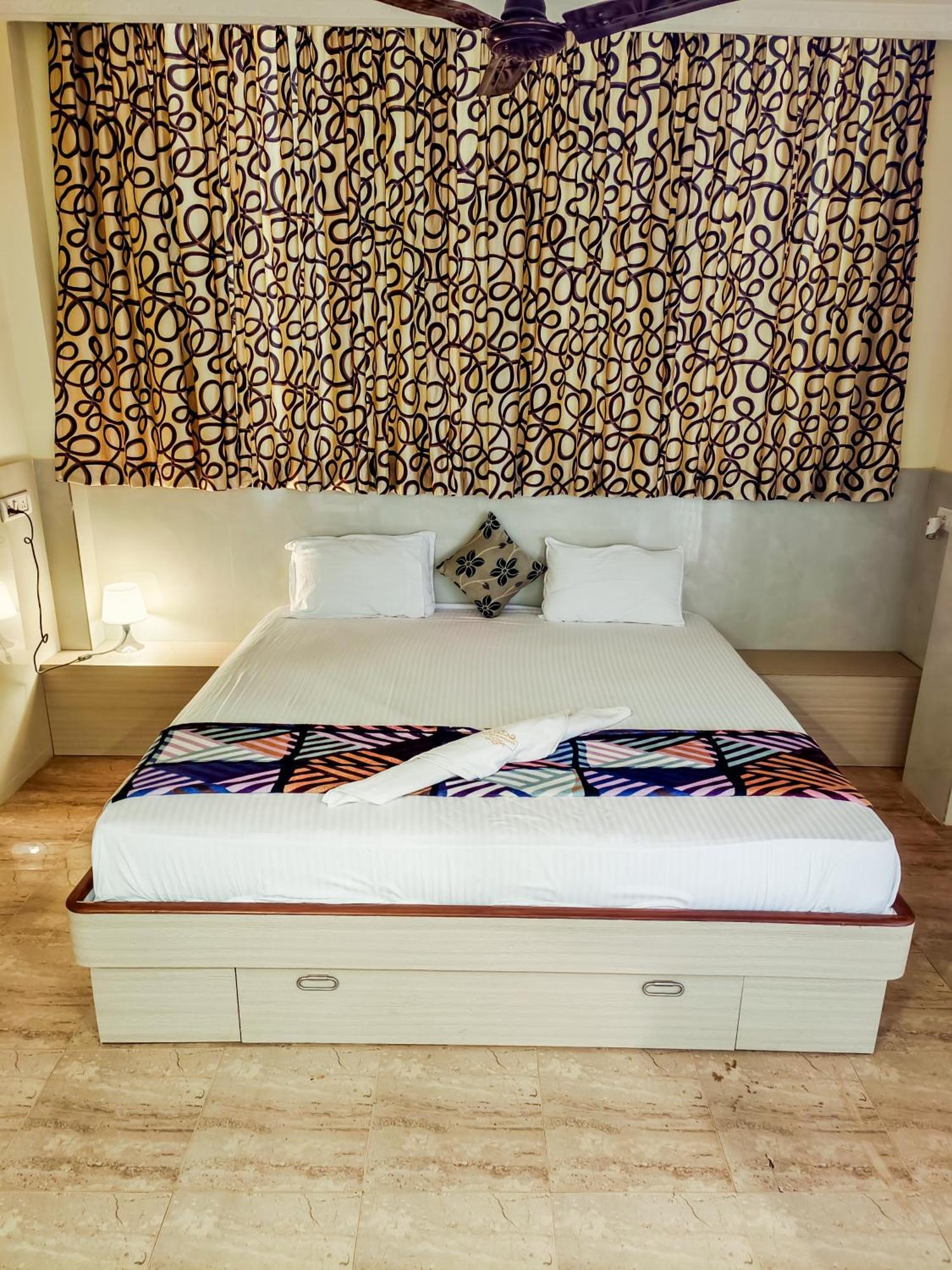 Shradha Luxury Room กาลังกูติ ภายนอก รูปภาพ
